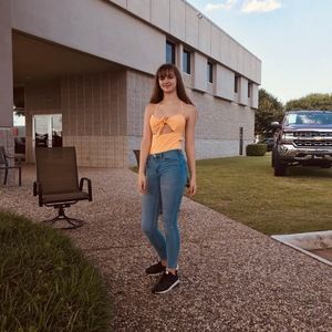 Meet your Posher, Lani hall